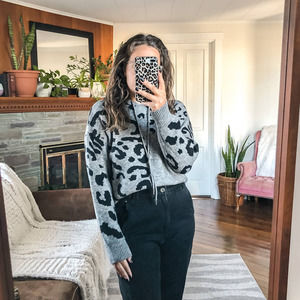 WHITE BIRCH Women's Small Gray Leopard Print Hooded Chunky Knit Sweater Pullover